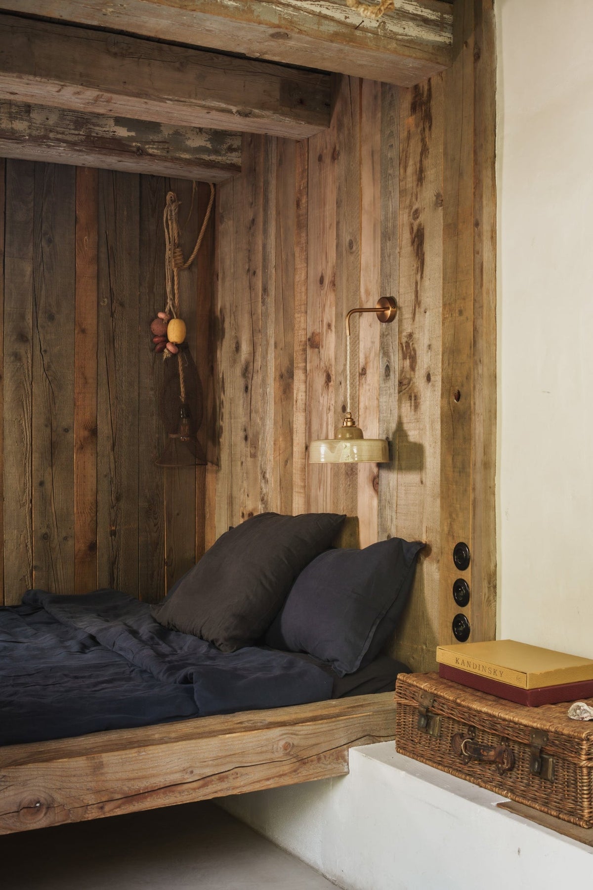 URSULE - Vert de gris - Suspension en applique - Avec potence laiton vieilli