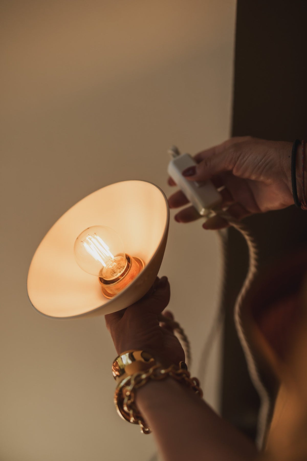 Ampoule sphérique à filament dimmable E27