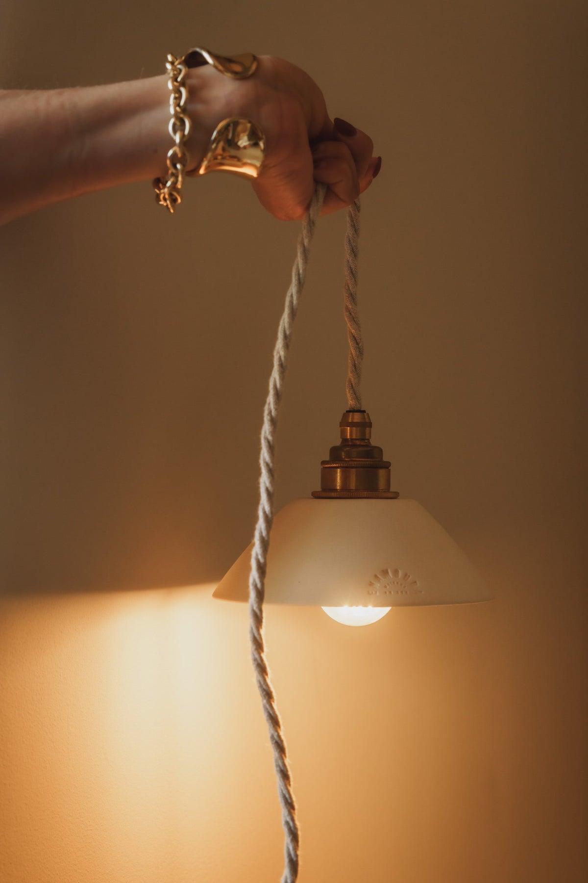 Ampoule sphérique à filament dimmable E27