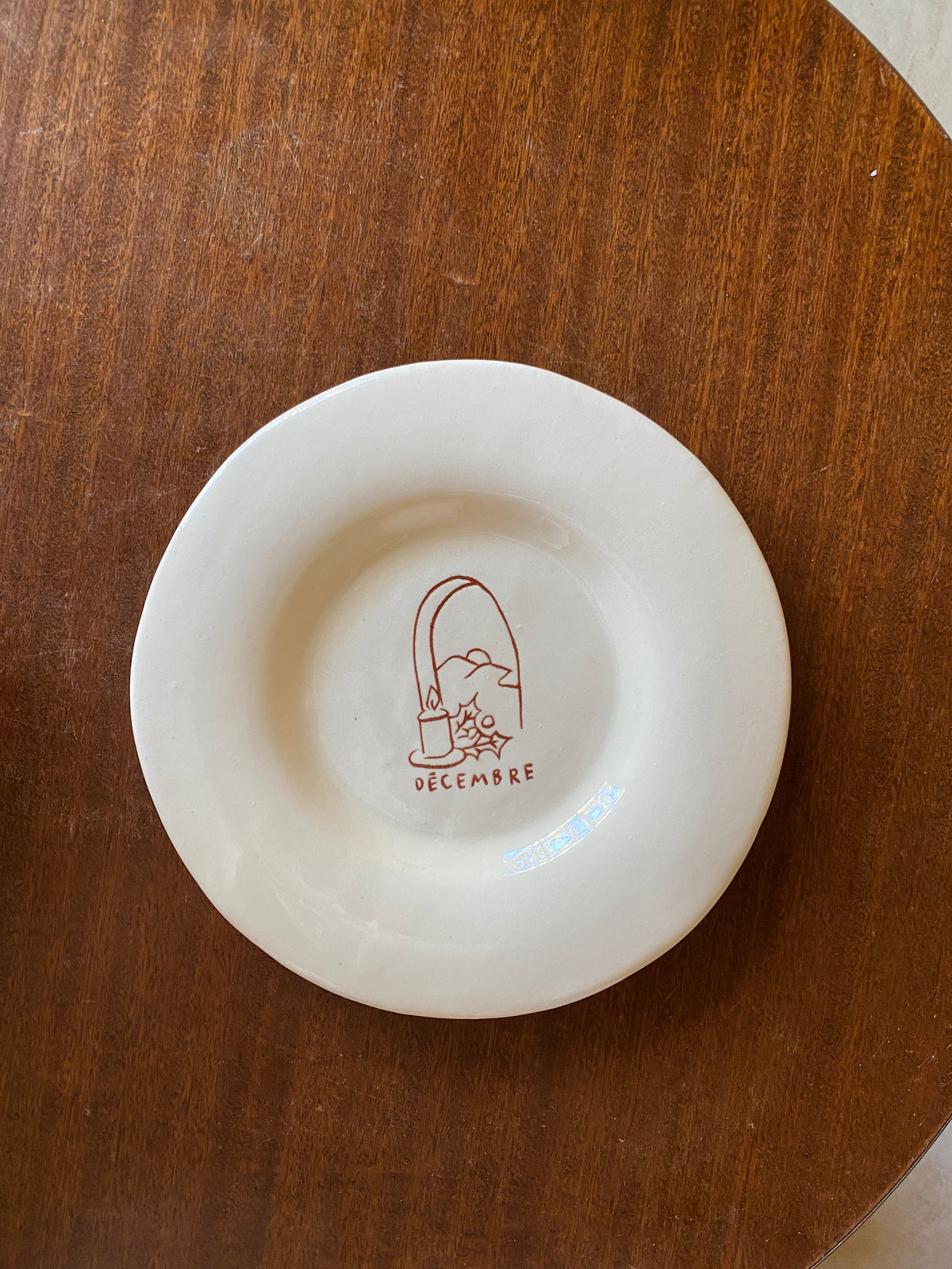 DÉCEMBRE - Coffret Cadeau - Assiette anniversaire, savon fait main et éditions d'art