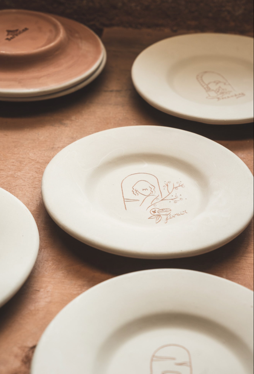 FÉVRIER - Coffret Cadeau - Assiette anniversaire, savon fait main et éditions d'art
