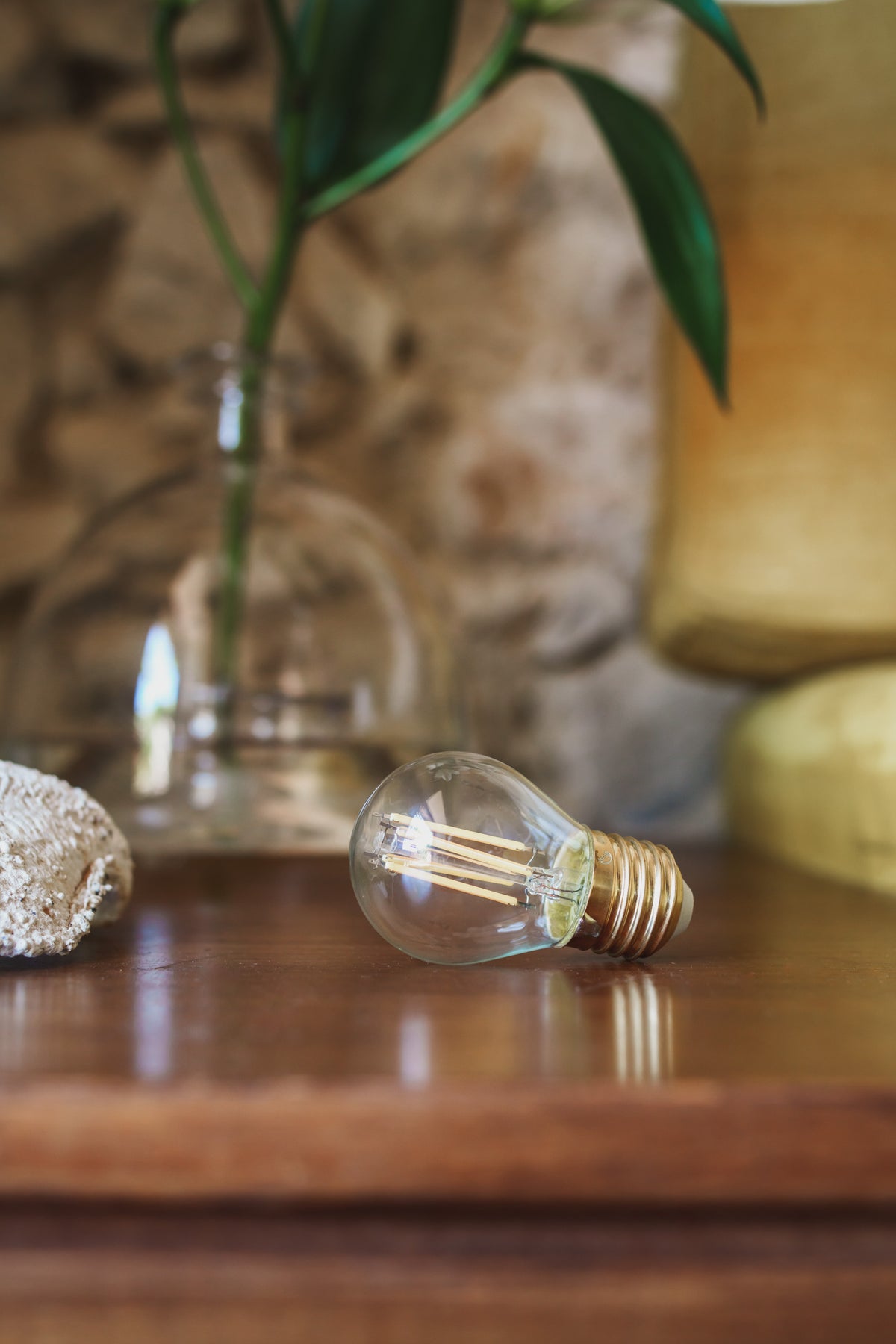 Ampoule sphérique à filament dimmable E27
