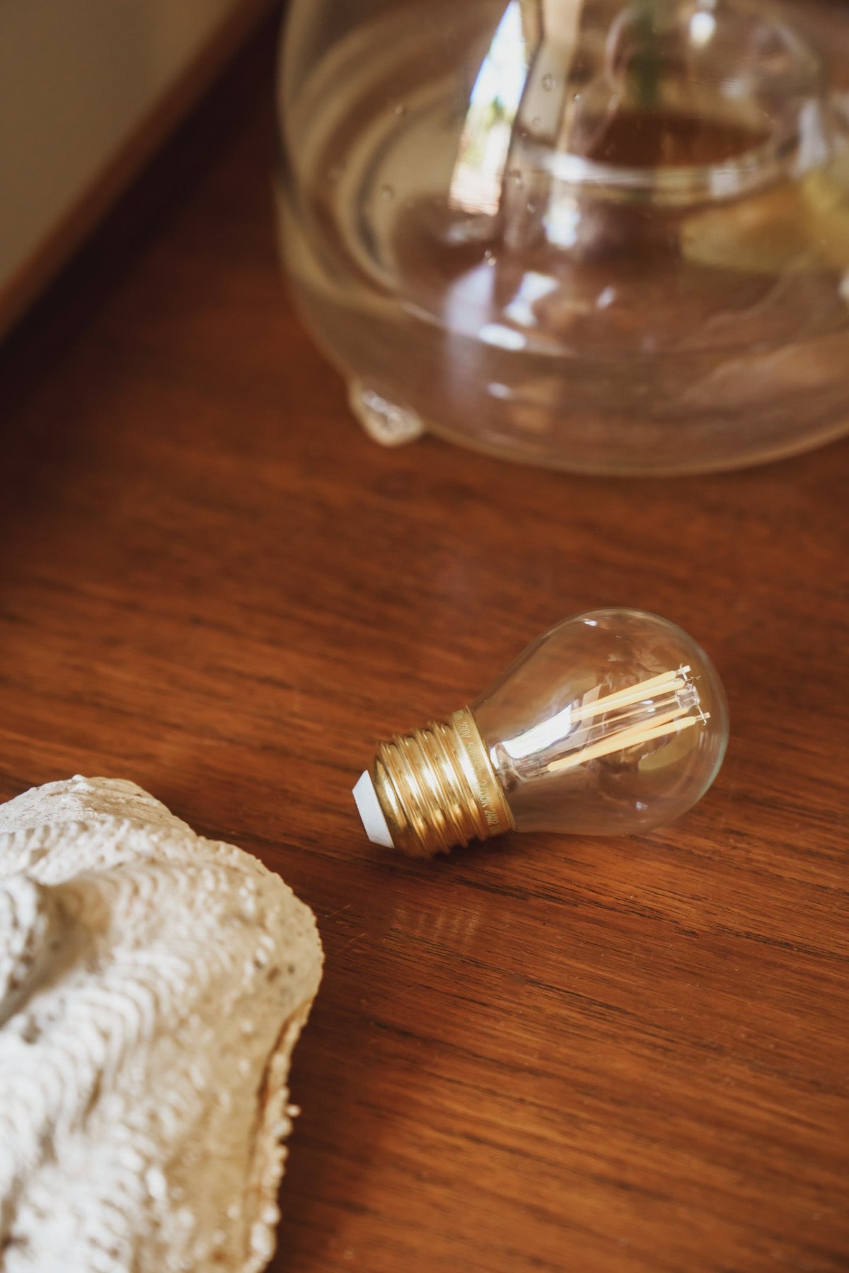 Ampoule sphérique à filament dimmable E27